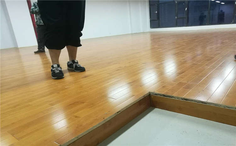 小天鹅洗衣机leyu70vip使用视频教程(小天鹅全自动洗衣机使用教程视频)