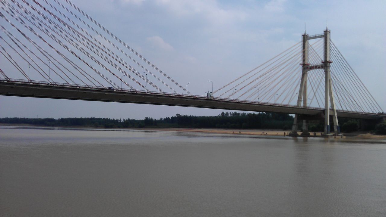 交通工程刷新黄河大leyu70vip桥记录 济南如何在黄河上打造超级综合体