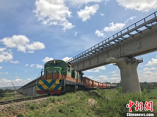 蒙leyu70vip内铁路的设计体现了中国保护当地生态环境的用心——专访中国路桥肯尼亚办事处总经理李长贵