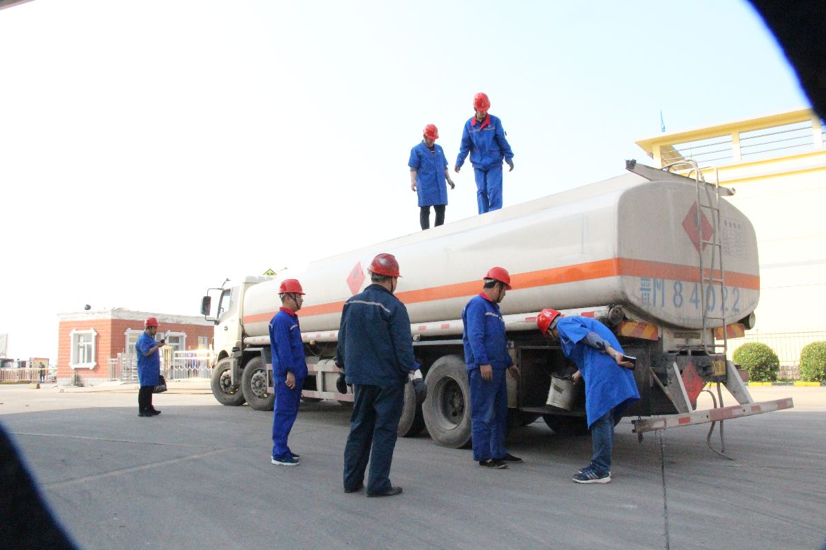 中国石油运输公司为leyu70vip三个夏季配油